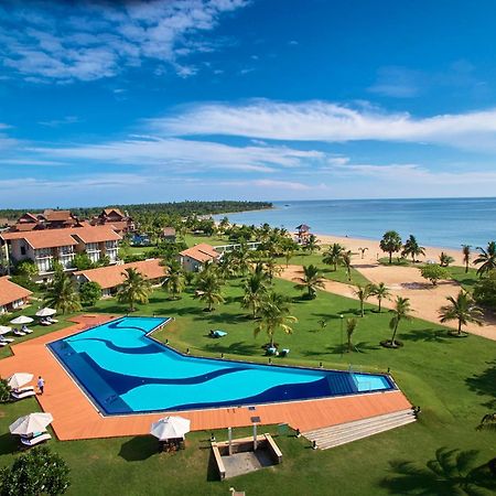 The Calm Resort & Spa Passikudah Esterno foto