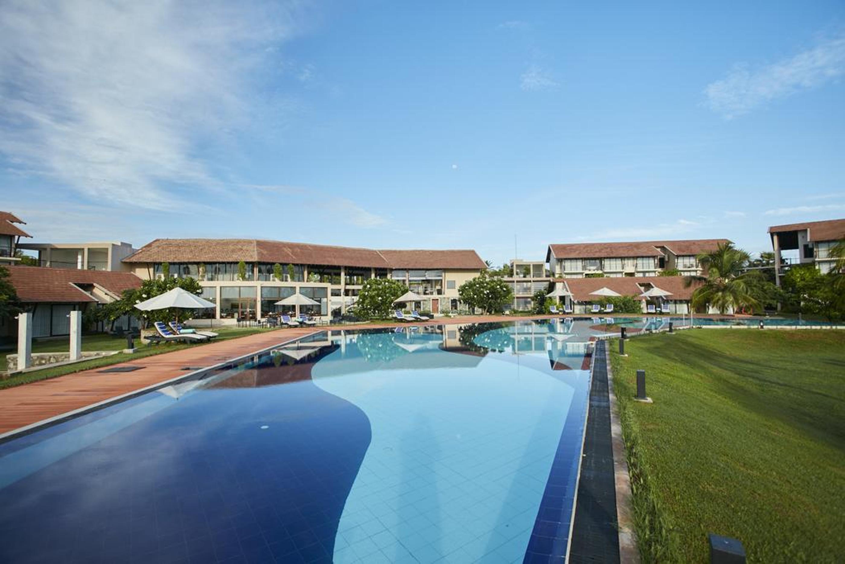 The Calm Resort & Spa Passikudah Esterno foto