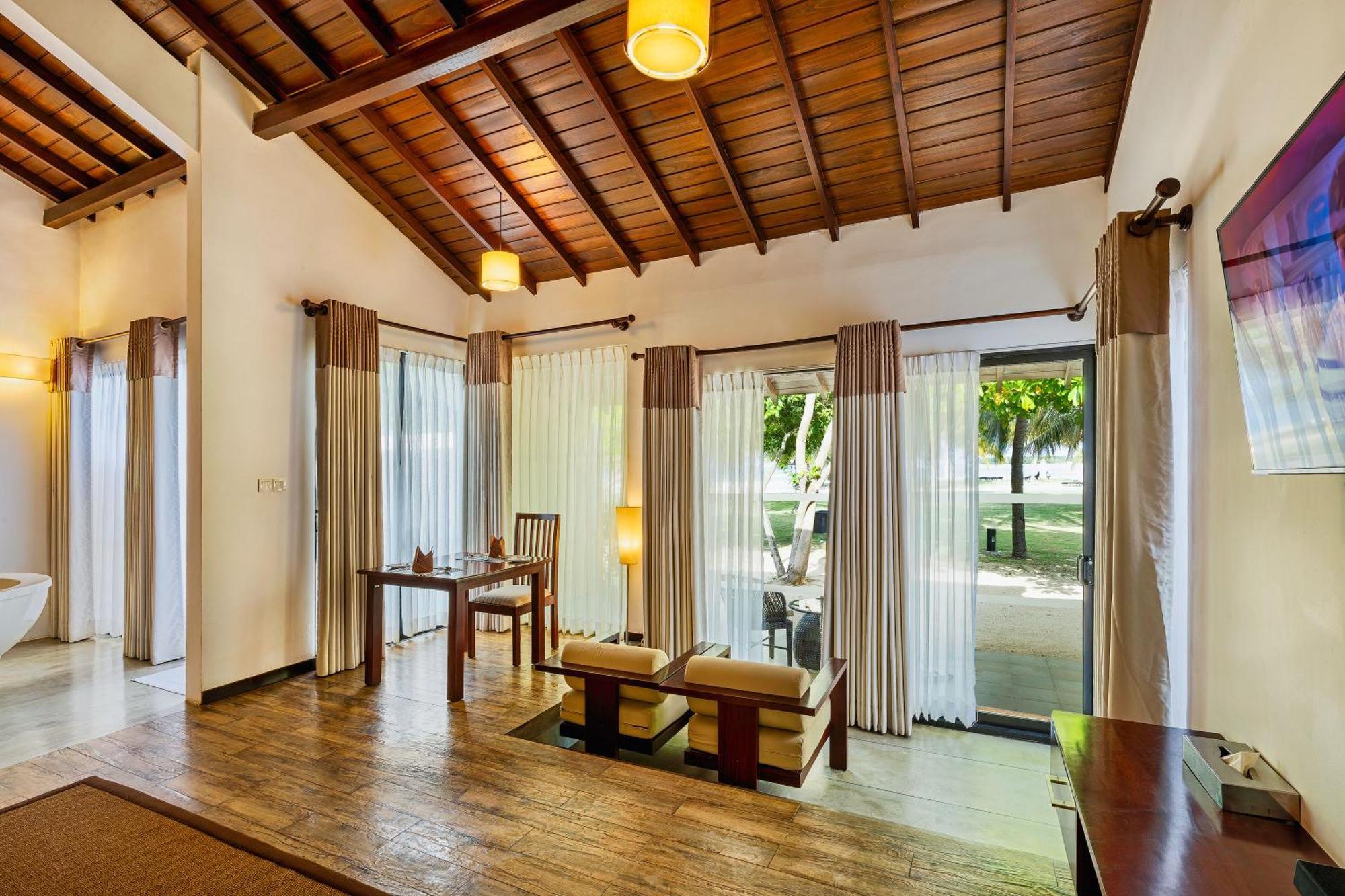 The Calm Resort & Spa Passikudah Esterno foto