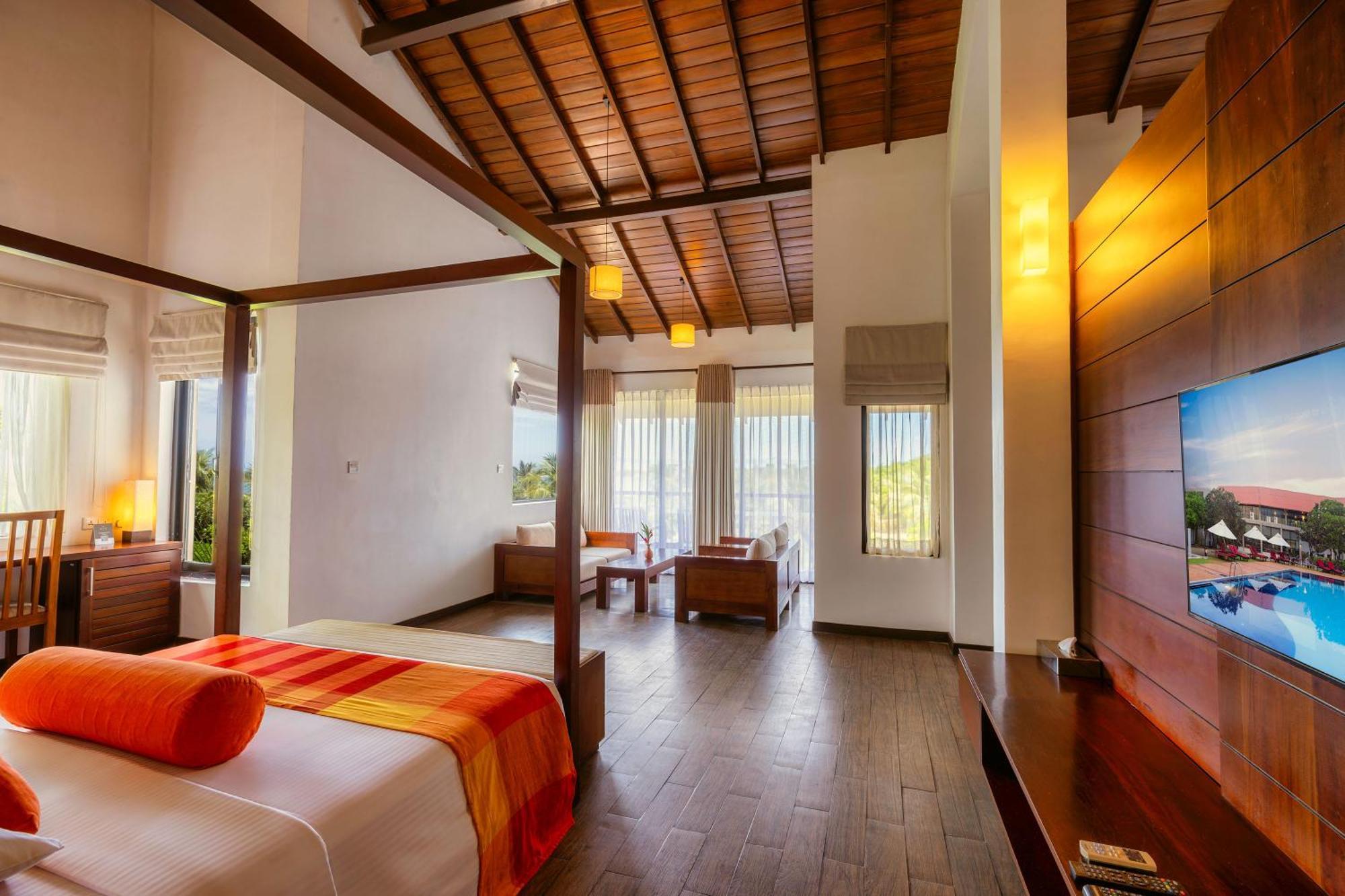 The Calm Resort & Spa Passikudah Esterno foto