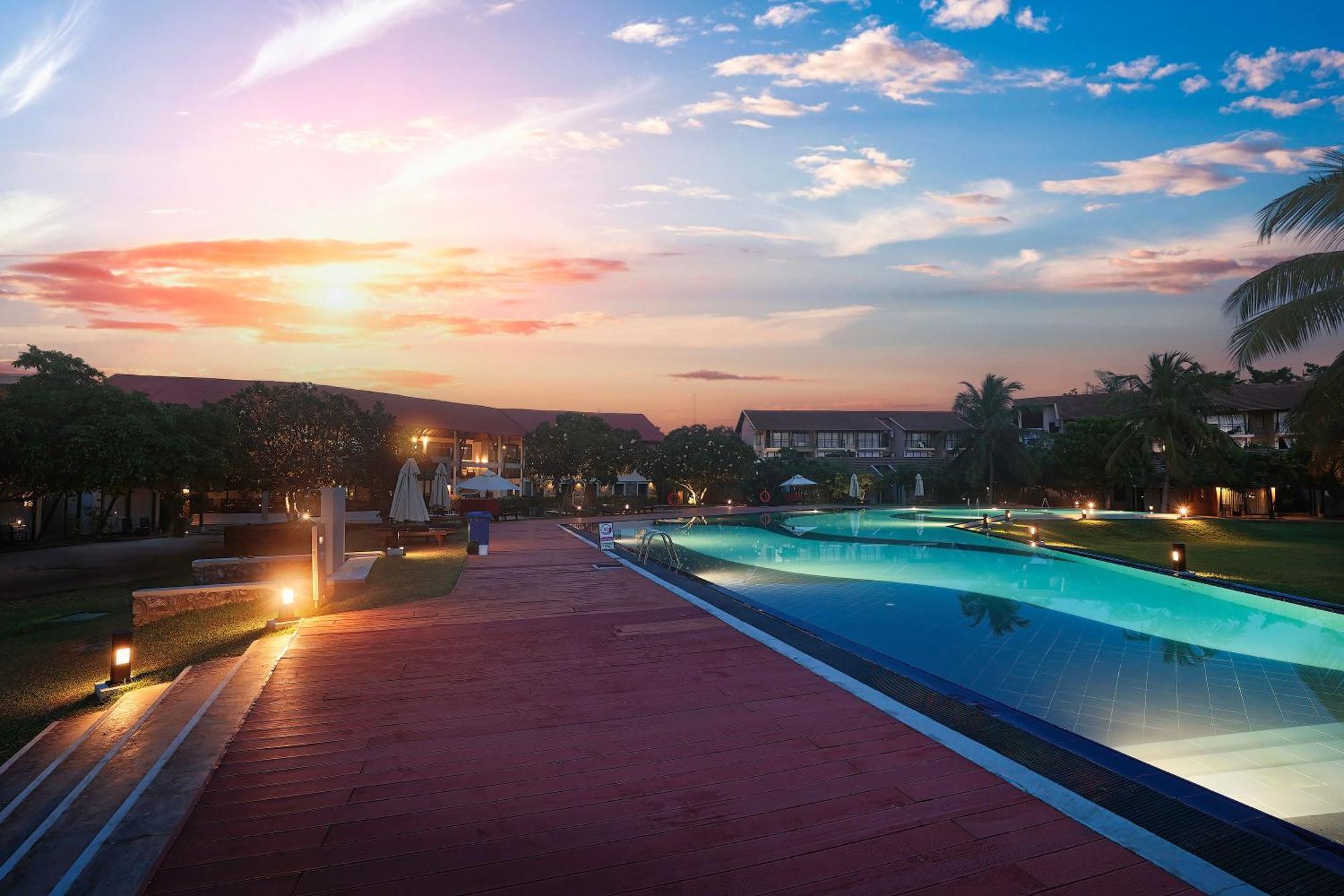 The Calm Resort & Spa Passikudah Esterno foto