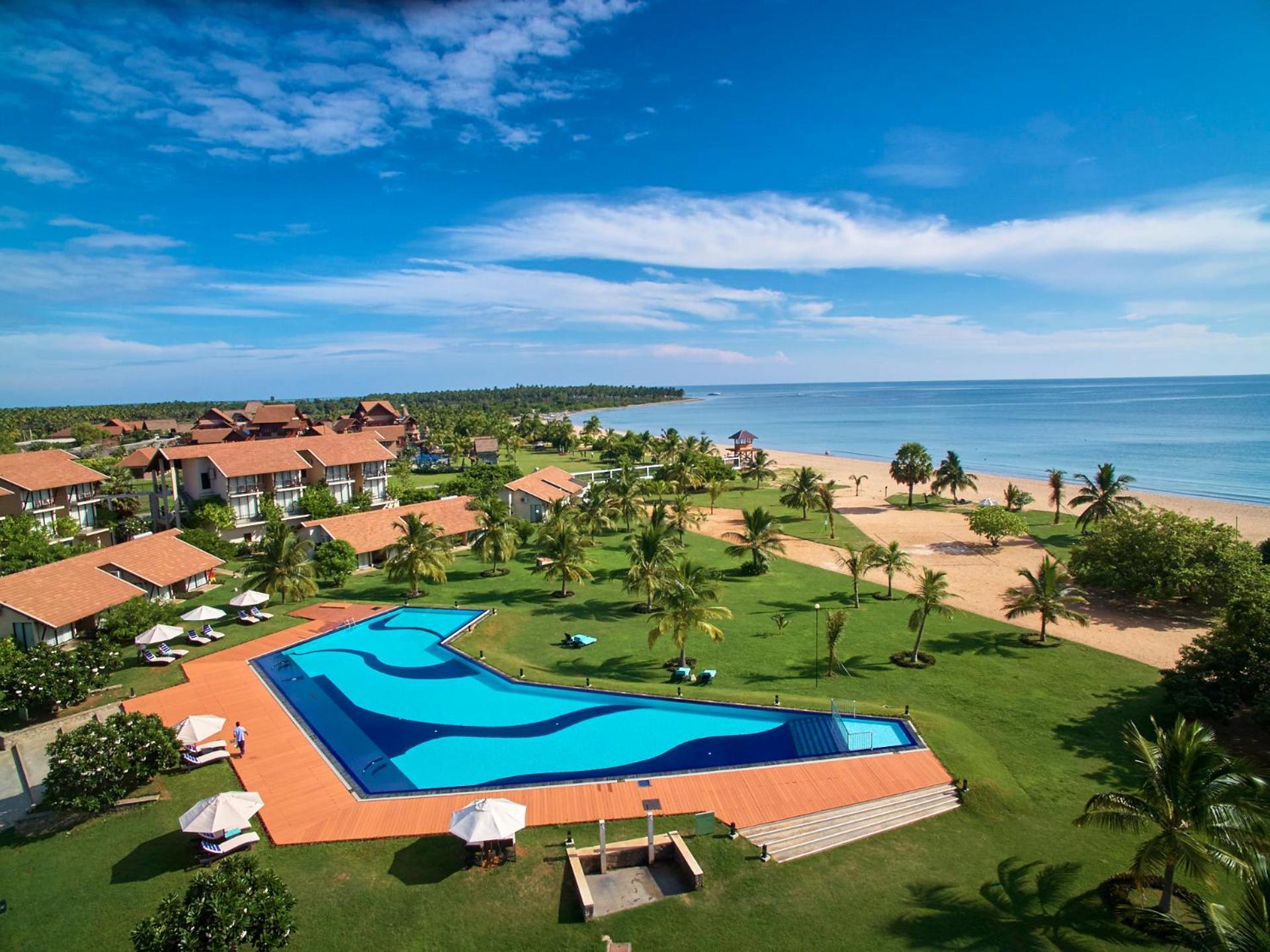 The Calm Resort & Spa Passikudah Esterno foto