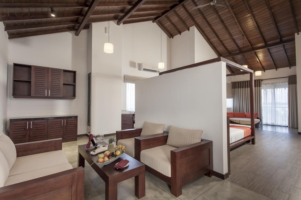 The Calm Resort & Spa Passikudah Esterno foto