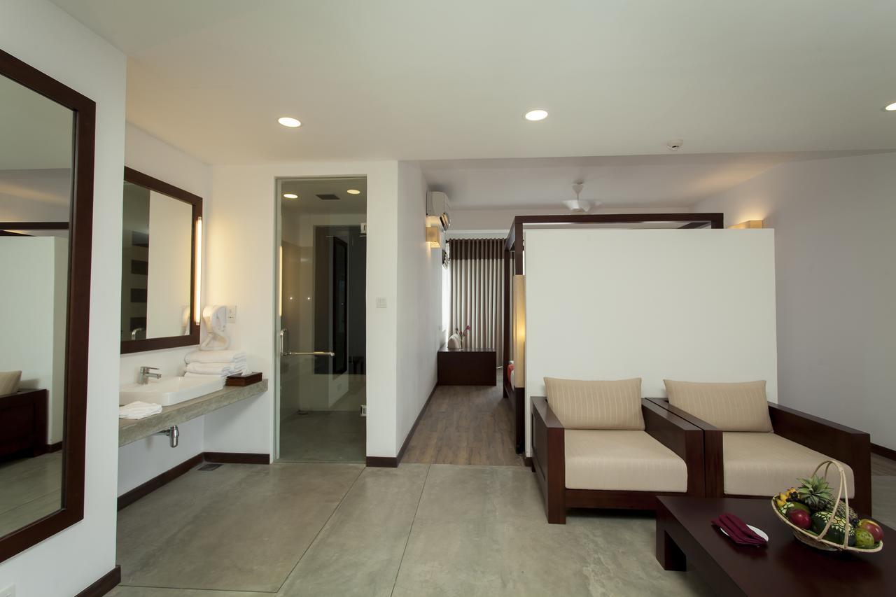 The Calm Resort & Spa Passikudah Esterno foto