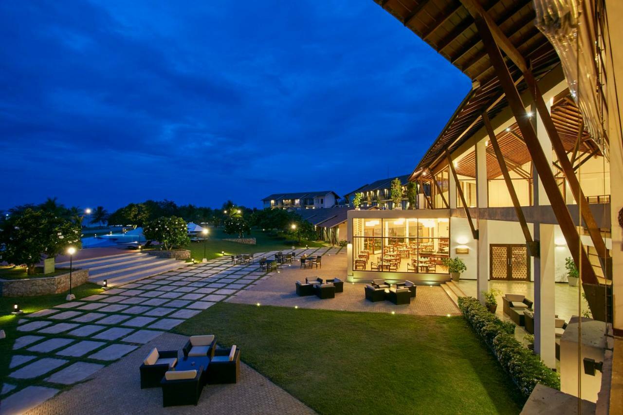 The Calm Resort & Spa Passikudah Esterno foto