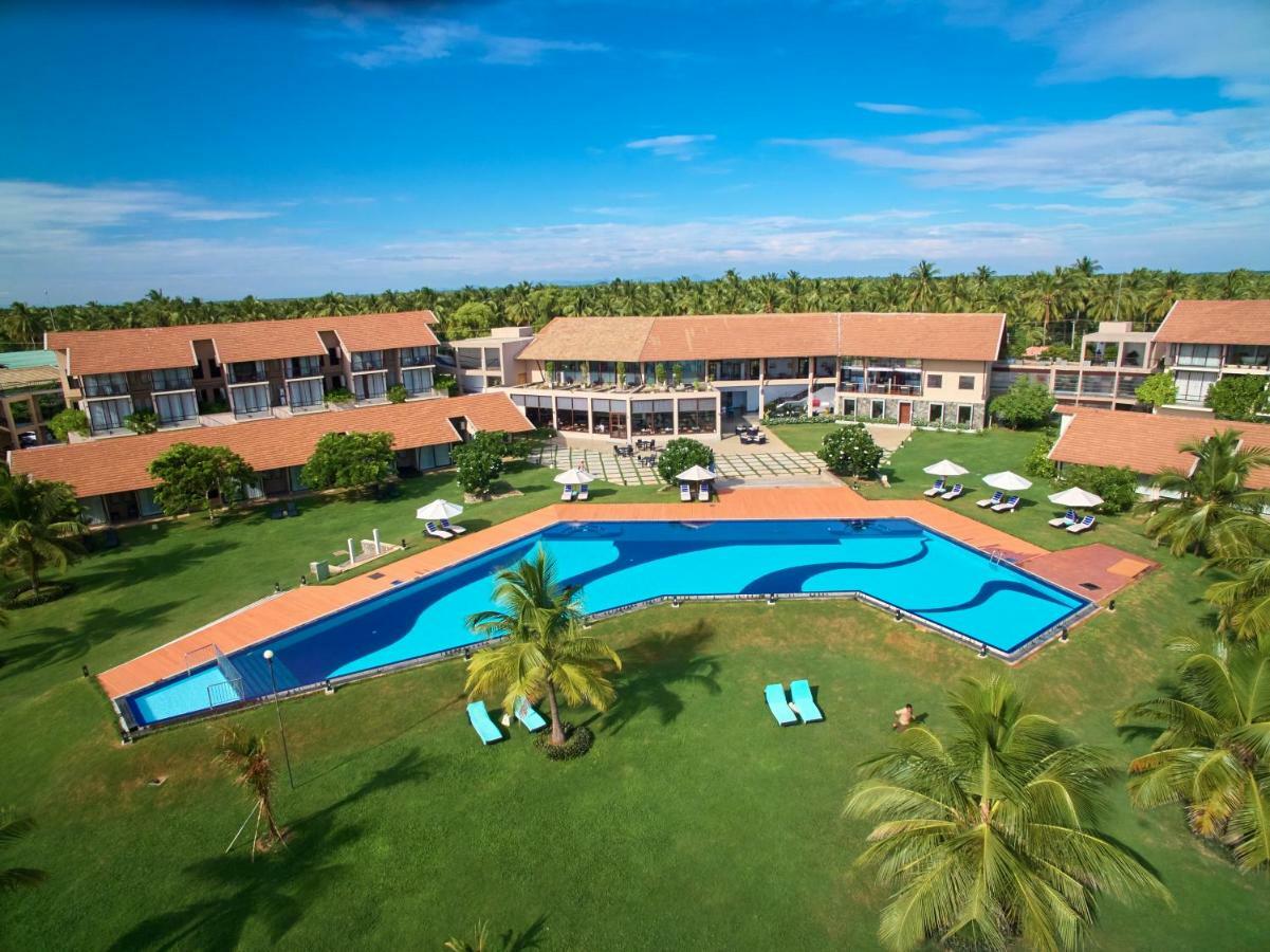 The Calm Resort & Spa Passikudah Esterno foto